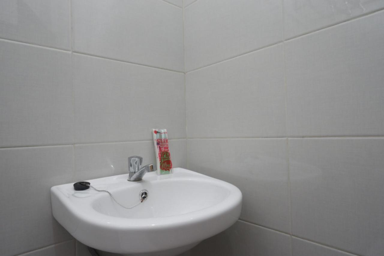 Reddoorz Near Kampus Ump Purwokerto 2 Ξενοδοχείο Sumbang Εξωτερικό φωτογραφία